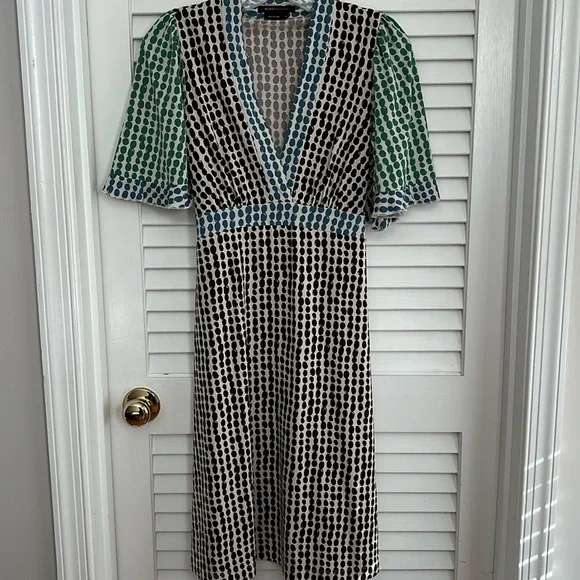 BCBGMAXAZRIA Polka Dot V-Neck Dress. Tie waist. Ruffle sleeve. A-line. Size S. - Picture 3 of 8